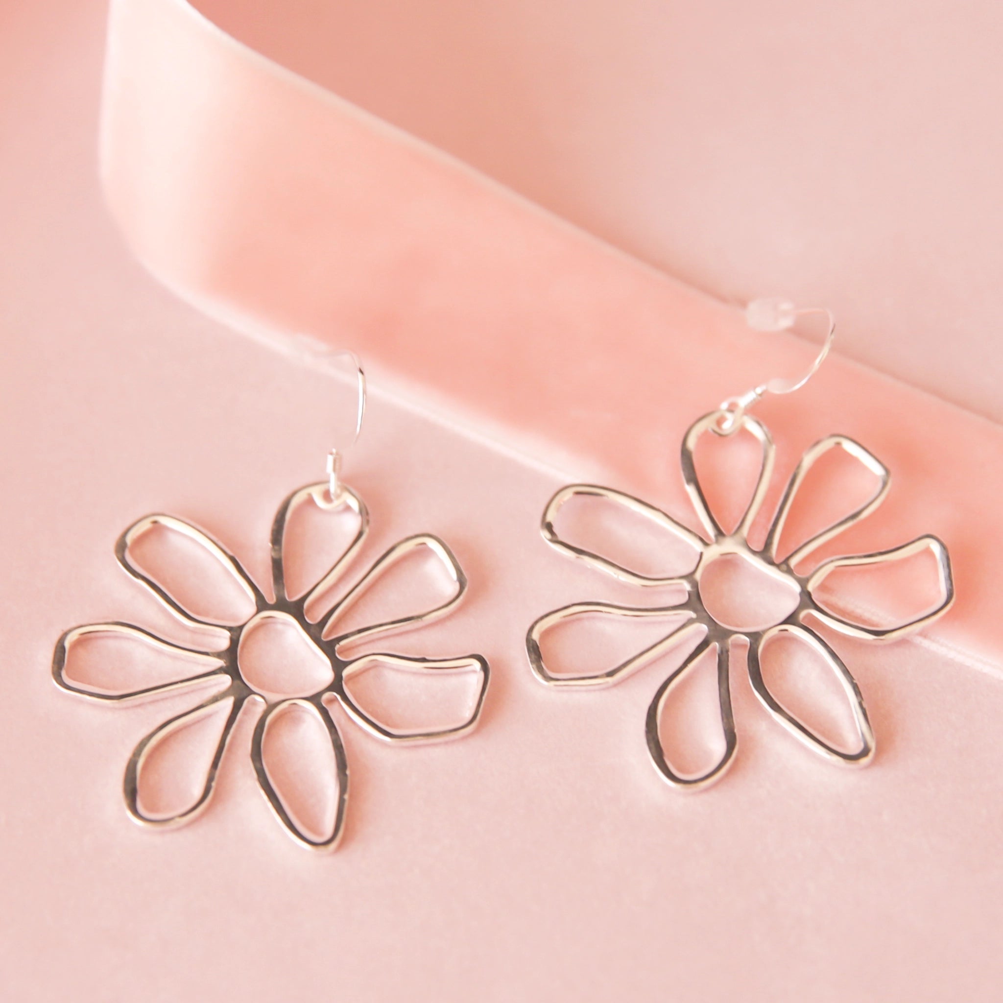 Flower earrings online