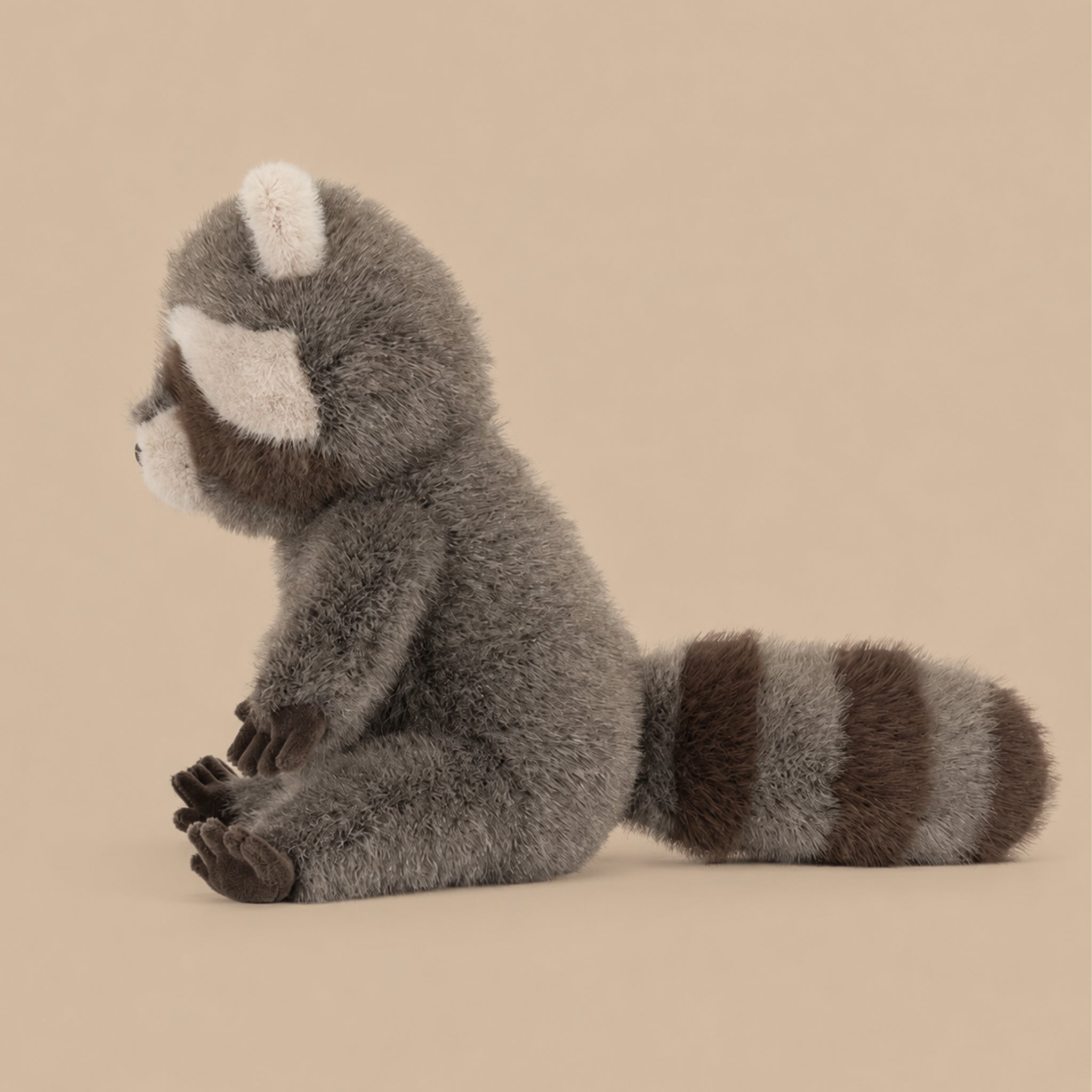  Trixiwoo Raccoon アライグマ ぬいぐるみ 新品 Trixiwoo Raccoon | Jellycat – Pigment