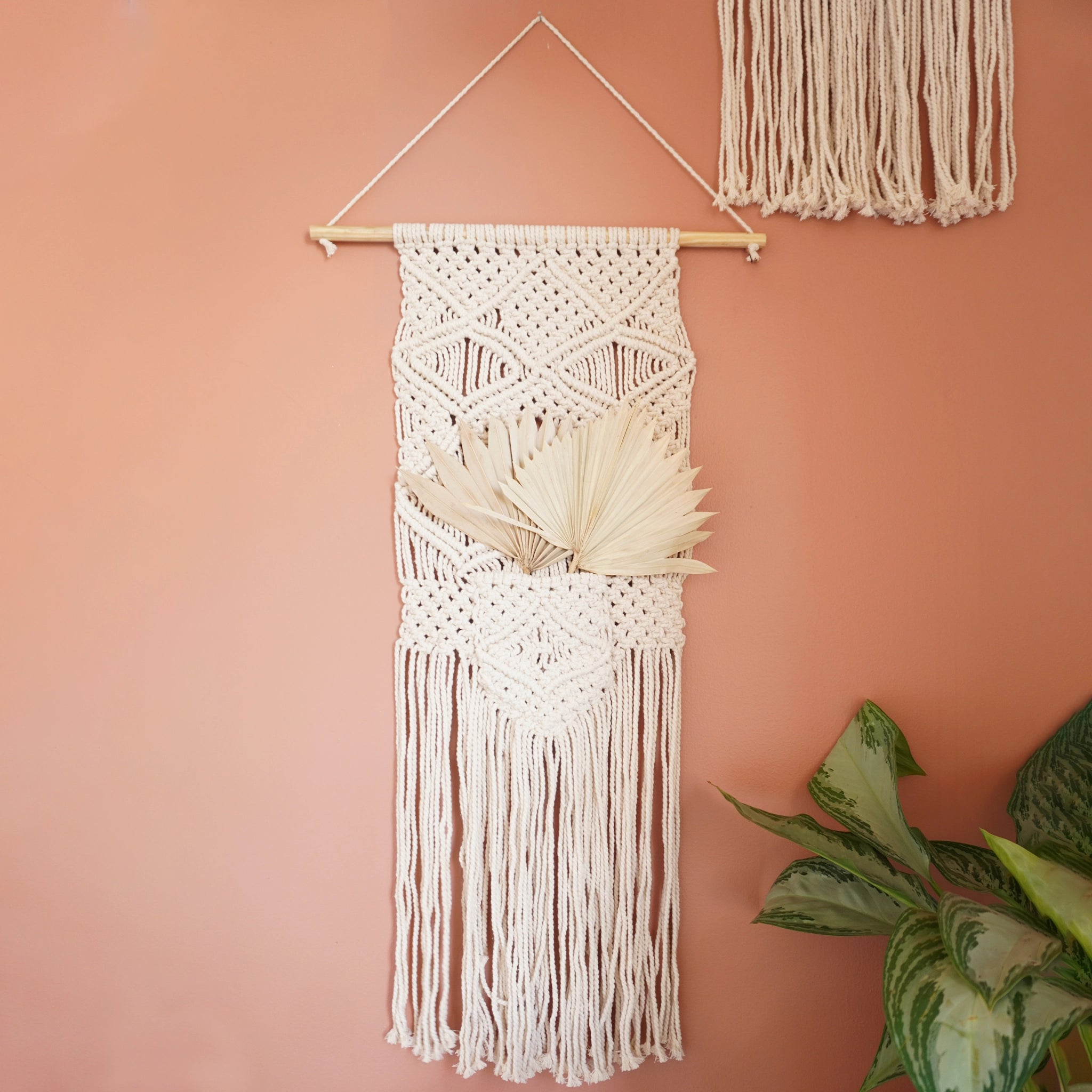 Macrame Wall Hanging w Pocket