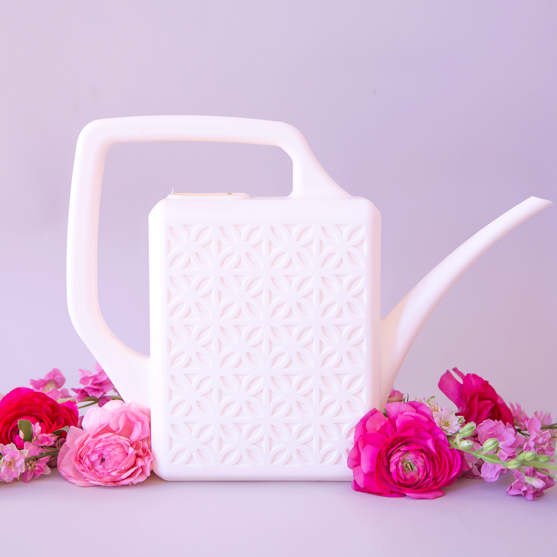 Breeze Block Watering Can Ivory Pigment