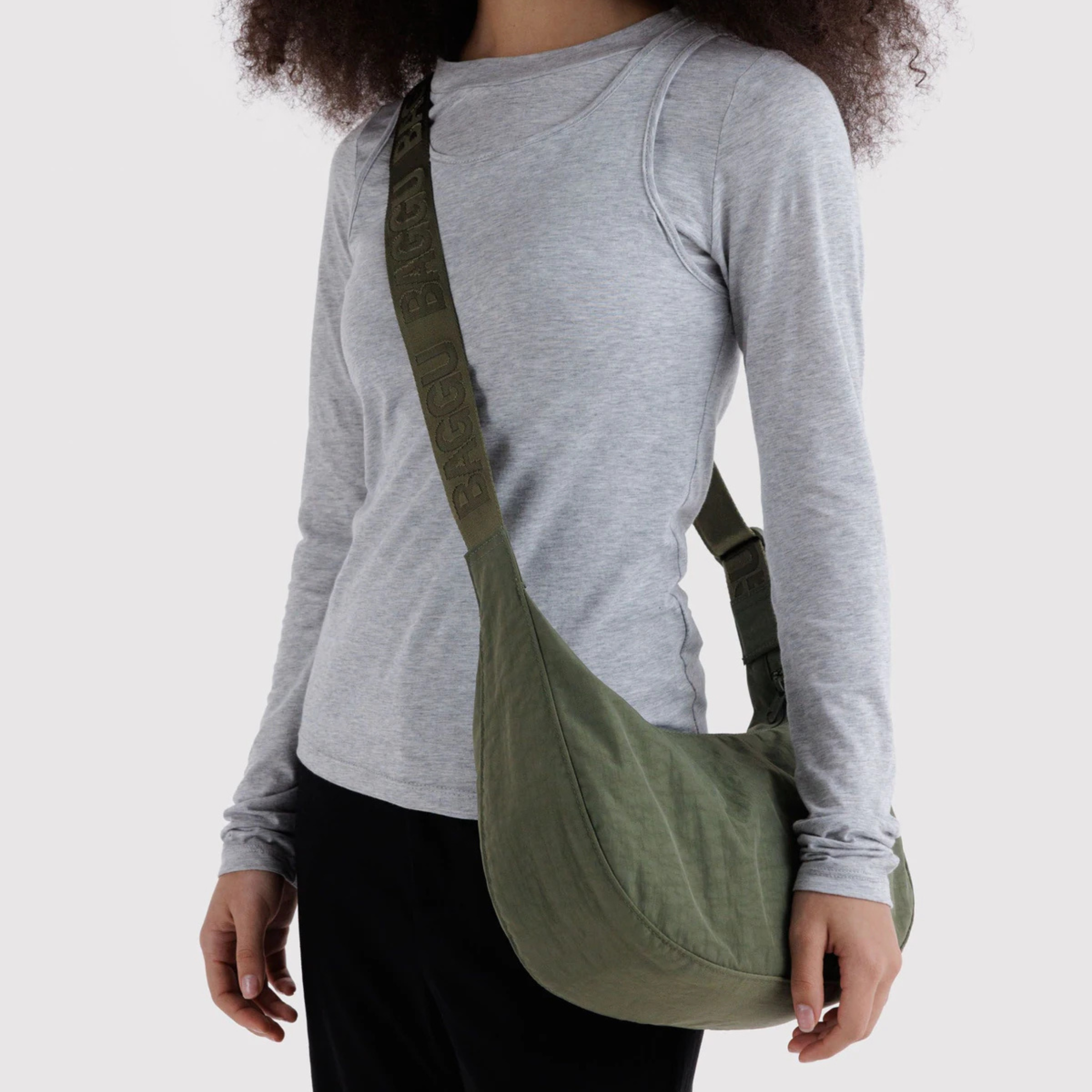 A green shoulder bag.