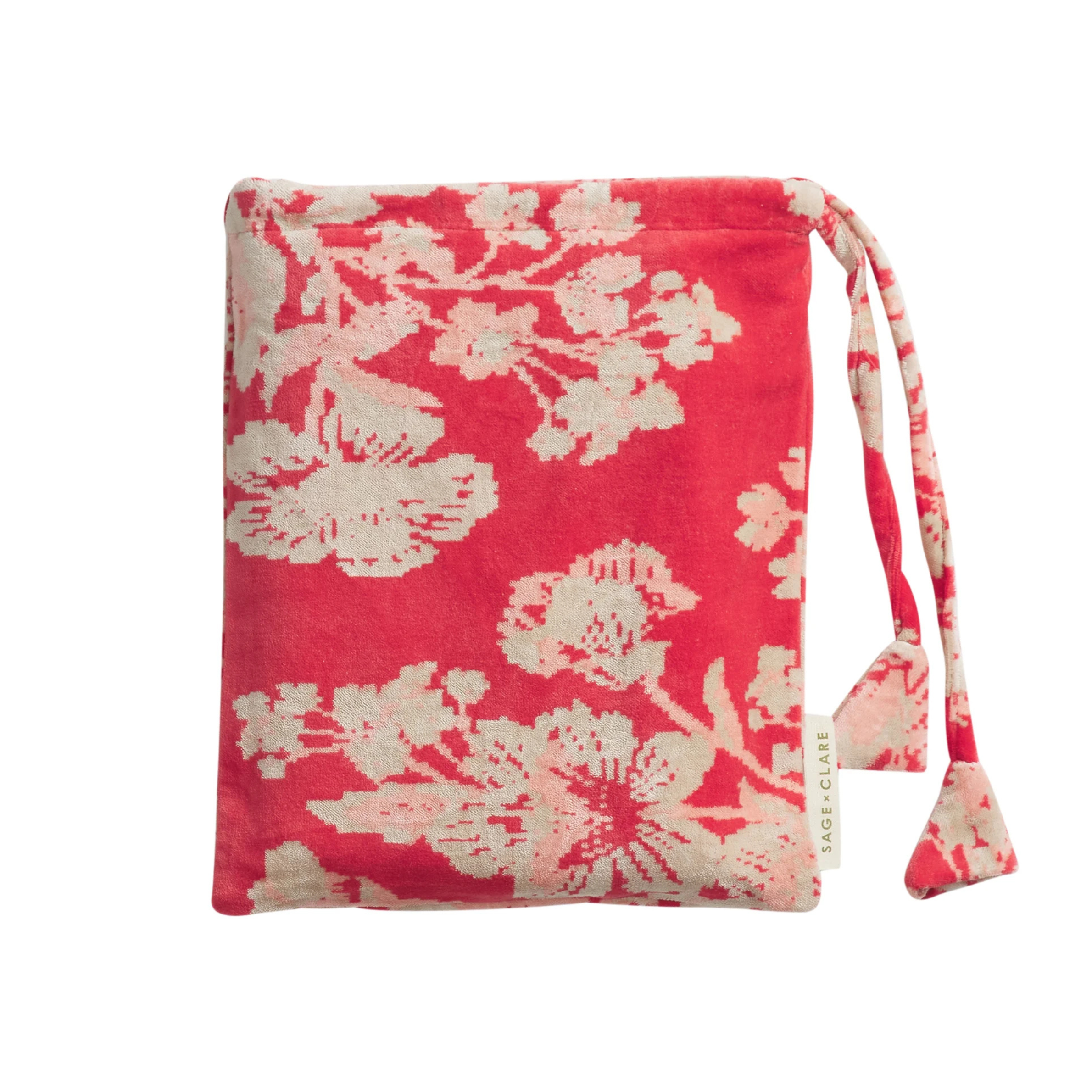 a pouch for the pillow case