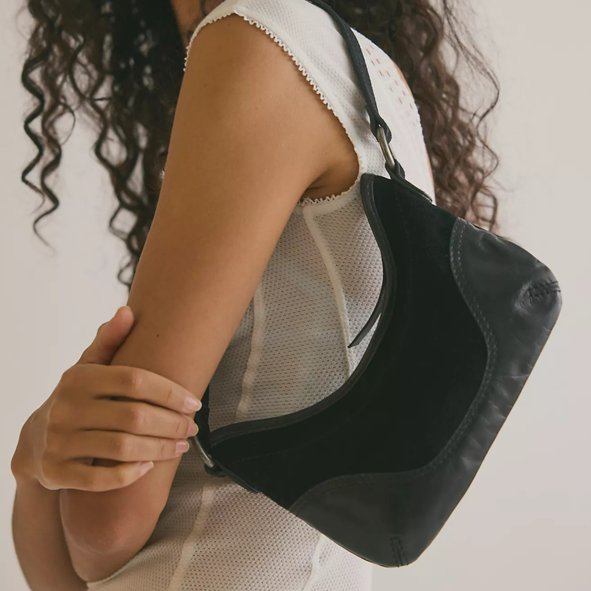 Sindy_Leather_Shoulder_Bag__Black