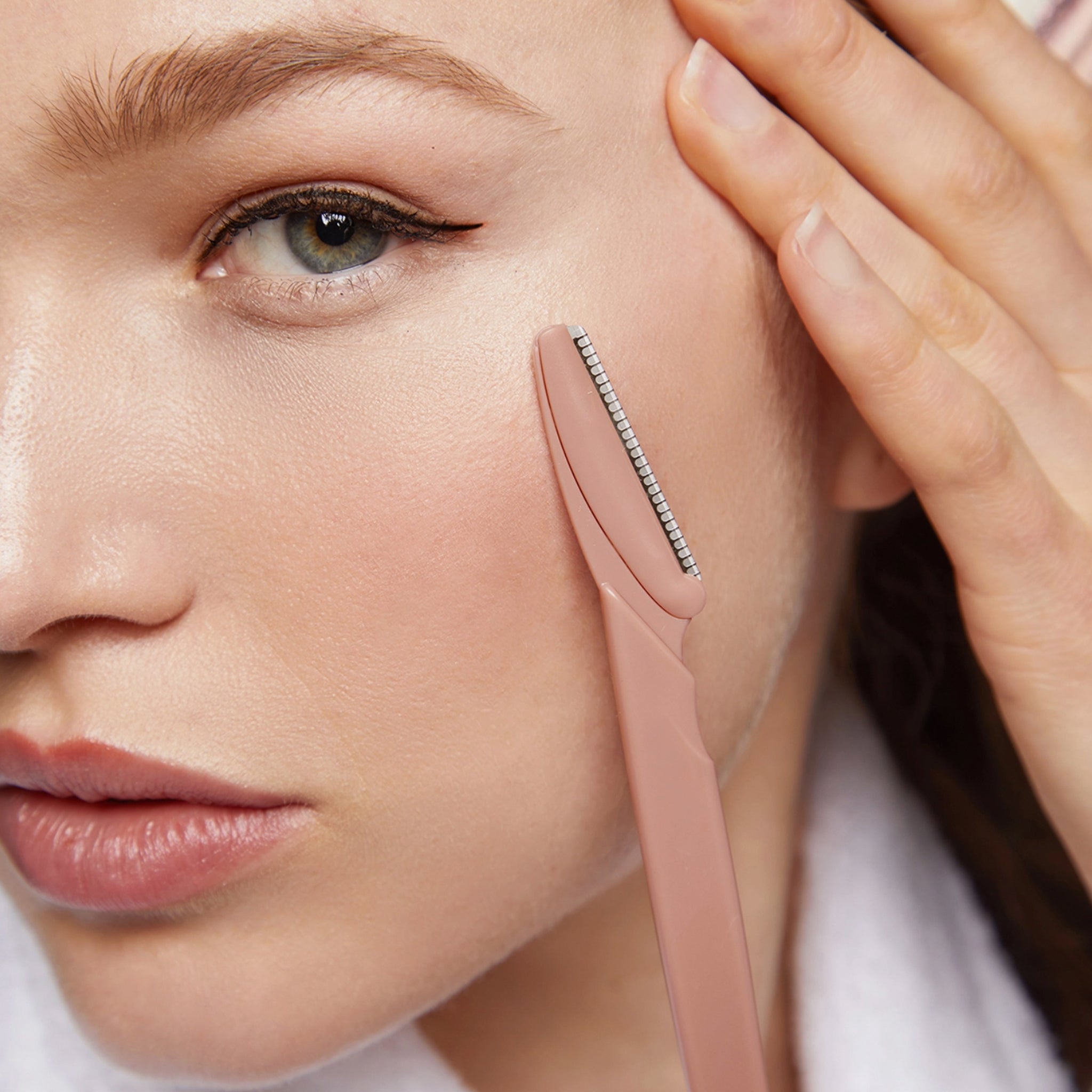 A pack of 12 eco friendly dermaplaners. 