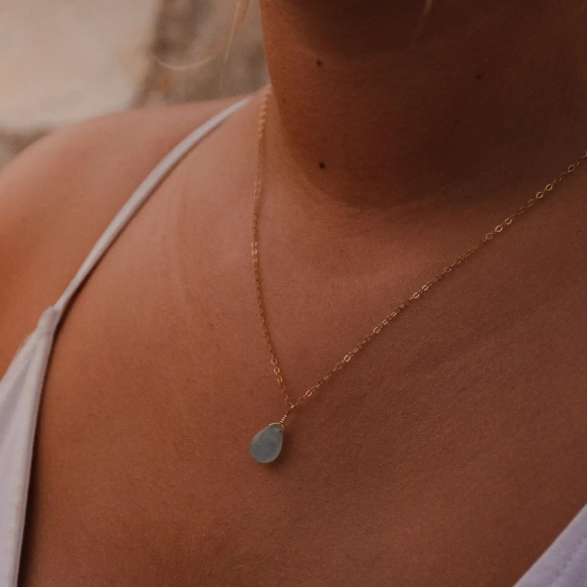 an aquamarine pendant necklace