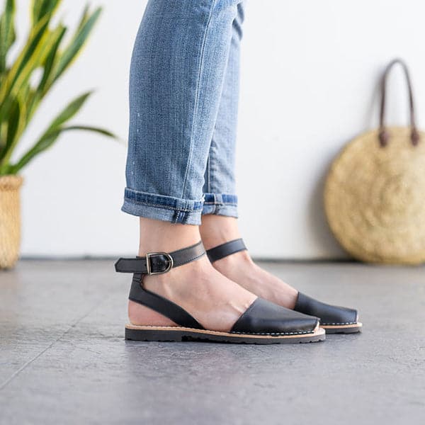 Pons Avarcas Classic Style Strap - Black Leather Sandal – Pigment